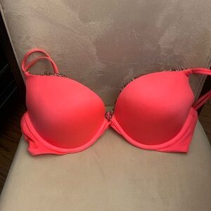 Victoria's Secret Very Sexy push-up bra